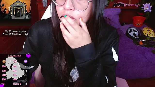 Snapshot of MidoriQuiinn chatting on October 2025 02:05:01 PM MidoriQuiinn online show from October 2025 02:05:01 PM