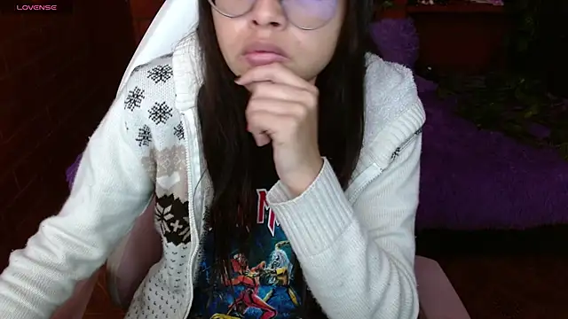 Snapshot of MidoriQuiinn chatting on November 2025 02:06:01 PM MidoriQuiinn online show from November 2025 02:06:01 PM