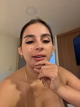 oriana zoeee online show from June 2026 09:54:02 PM