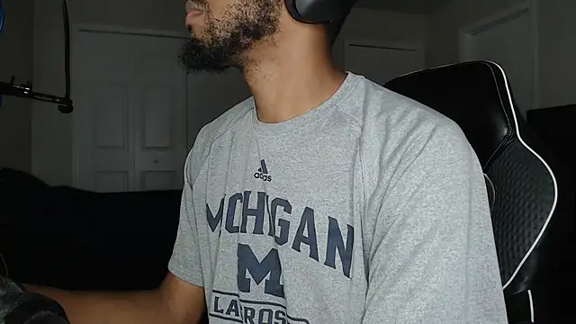 Snapshot of ChrisVacher chatting on September 2025 02:44:02 AM ChrisVacher online show from September 2025 02:44:02 AM