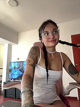 Snapshot of LunaXuan chatting on January 2025 10:41:02 PM LunaXuan online show from January 2025 10:41:02 PM