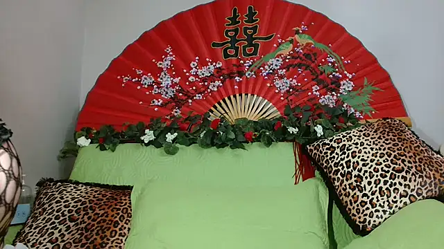 x  KHALEESI  x online show from April 2026 08:06:01 PM