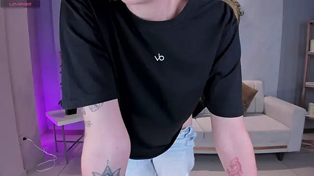 Snapshot of NiaHolland chatting on December 2025 07:08:02 PM NiaHolland online show from December 2025 07:08:02 PM