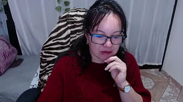 Sonialorens  online show from February 2025 12:06:02 PM
