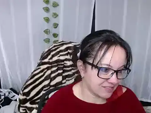 Sonialorens  online show from February 2025 03:10:01 PM