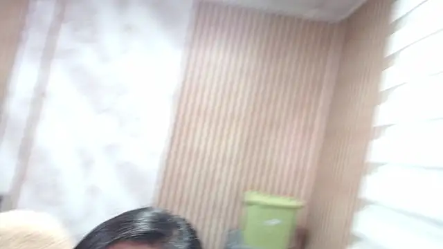 Sonialorens  online show from April 2026 04:56:01 PM