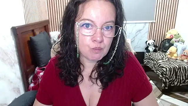 Sonialorens  online show from April 2026 03:03:01 PM