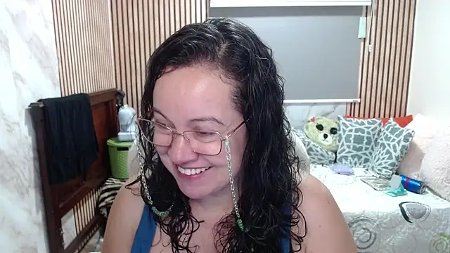 Sonialorens  online show from May 2026 02:36:02 PM