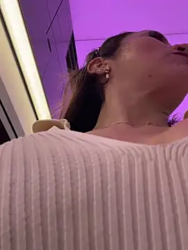 angelitasexy81 online show from March 2025 03:35:01 PM