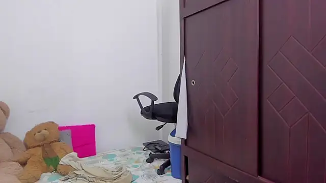 Snapshot of Emma_lean chatting on October 2025 11:58:01 AM Emma lean online show from October 2025 11:58:01 AM