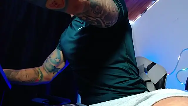 Snapshot of sebastian_horny chatting on November 2025 08:22:02 AM sebastian horny online show from November 2025 08:22:02 AM