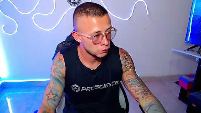 Snapshot of sebastian_horny chatting on December 2025 05:31:01 PM sebastian horny online show from December 2025 05:31:01 PM