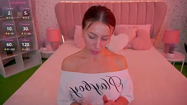 Snapshot of MirandaHobbs chatting on January 2026 07:46:02 AM MirandaHobbs online show from January 2026 07:46:02 AM