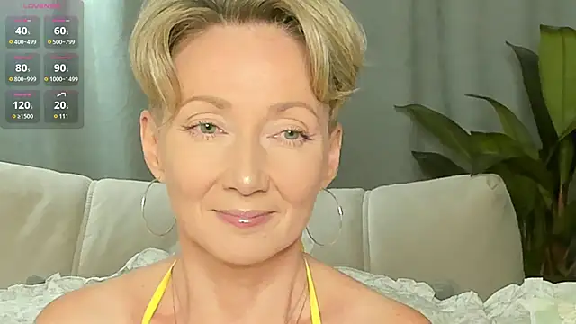 AkexandraFix online show from May 2026 02:01:02 PM