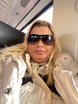 Lisavontease online show from February 2025 02:35:02 PM