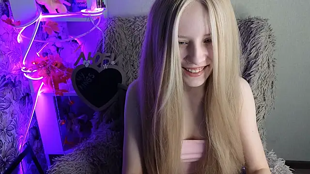 Snapshot of sarakaell chatting on November 2025 03:06:01 AM sarakaell online show from November 2025 03:06:01 AM