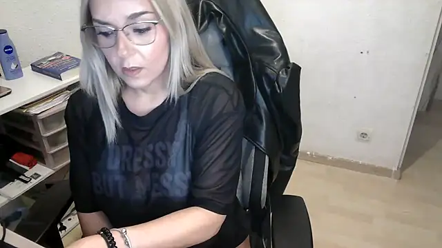 Snapshot of bekka__ chatting on February 2026 08:21:01 PM bekka online show from February 2026 08:21:01 PM