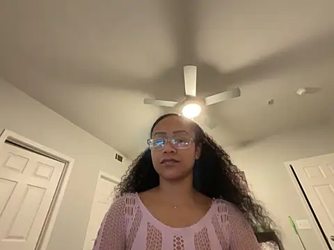 Snapshot of RylHoneyy chatting on February 2026 02:21:02 AM RylHoneyy online show from February 2026 02:21:02 AM