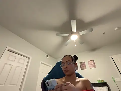 Snapshot of RylHoneyy chatting on February 2026 03:54:01 AM RylHoneyy online show from February 2026 03:54:01 AM