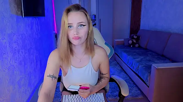 Snapshot of litlle_pie chatting on October 2025 08:32:01 PM litlle pie online show from October 2025 08:32:01 PM