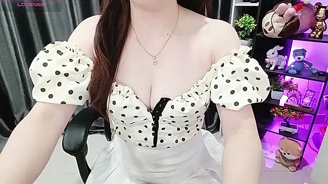 Snapshot of Yuki-yio chatting on June 2026 01:36:01 AM Yuki-yio online show from June 2026 01:36:01 AM