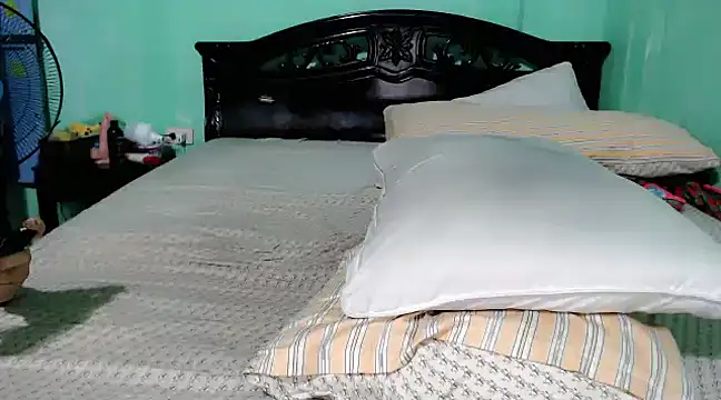 Snapshot of WantedSexslaves chatting on February 2025 12:13:02 PM WantedSexslaves online show from February 2025 12:13:02 PM