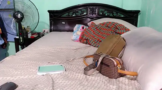 Snapshot of WantedSexslaves chatting on March 2025 02:55:02 AM WantedSexslaves online show from March 2025 02:55:02 AM