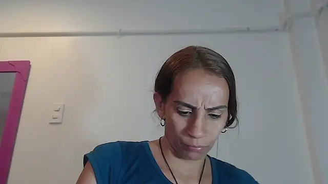 Amber Moore online show from October 2025 01:38:01 AM