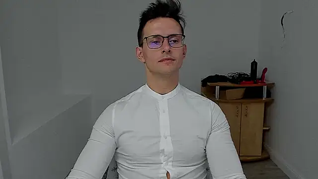 sexxymuscles4u online show from December 2024 12:02:01 PM
