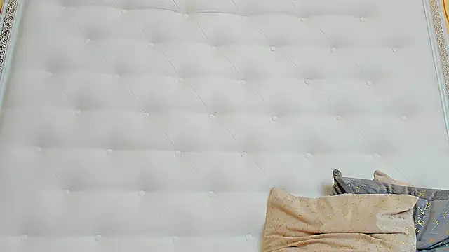 Snapshot of karissia chatting on October 2025 07:06:01 AM karissia online show from October 2025 07:06:01 AM