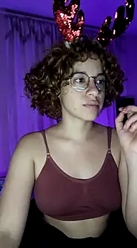 Snapshot of EmmaMelissa0521 chatting on December 2024 01:47:02 AM EmmaMelissa0521 online show from December 2024 01:47:02 AM