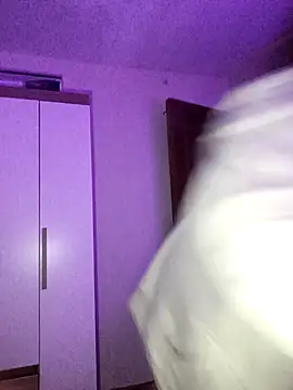 Snapshot of EmmaMelissa0521 chatting on January 2025 05:02:02 AM EmmaMelissa0521 online show from January 2025 05:02:02 AM