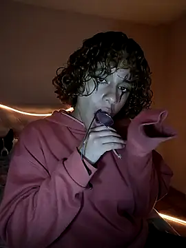 Snapshot of EmmaMelissa0521 chatting on January 2025 06:28:01 AM EmmaMelissa0521 online show from January 2025 06:28:01 AM