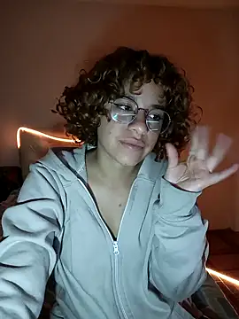 Snapshot of EmmaMelissa0521 chatting on January 2025 05:36:02 AM EmmaMelissa0521 online show from January 2025 05:36:02 AM