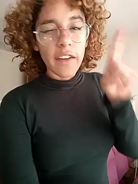 Snapshot of EmmaMelissa0521 chatting on March 2025 05:07:02 PM EmmaMelissa0521 online show from March 2025 05:07:02 PM