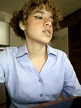 Snapshot of EmmaMelissa0521 chatting on March 2025 09:54:02 PM EmmaMelissa0521 online show from March 2025 09:54:02 PM