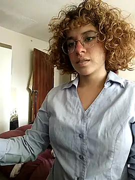 Snapshot of EmmaMelissa0521 chatting on March 2025 07:49:02 PM EmmaMelissa0521 online show from March 2025 07:49:02 PM