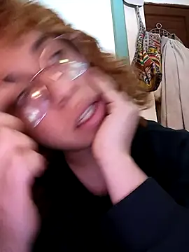 Snapshot of EmmaMelissa0521 chatting on October 2025 04:43:02 AM EmmaMelissa0521 online show from October 2025 04:43:02 AM