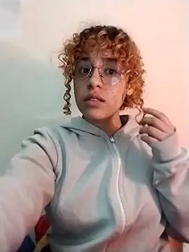 Snapshot of EmmaMelissa0521 chatting on November 2025 01:55:02 AM EmmaMelissa0521 online show from November 2025 01:55:02 AM