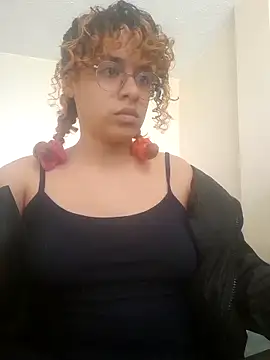 Snapshot of EmmaMelissa0521 chatting on February 2026 05:31:01 PM EmmaMelissa0521 online show from February 2026 05:31:01 PM