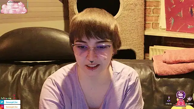 Snapshot of GamerGirl_Eve chatting on October 2025 06:08:01 PM GamerGirl Eve online show from October 2025 06:08:01 PM