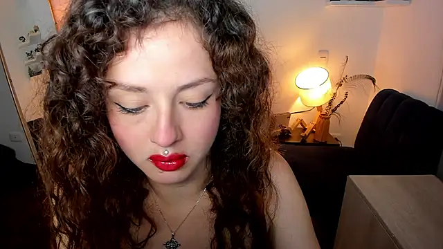 Cassandra Caiin online show from May 2026 02:28:01 AM