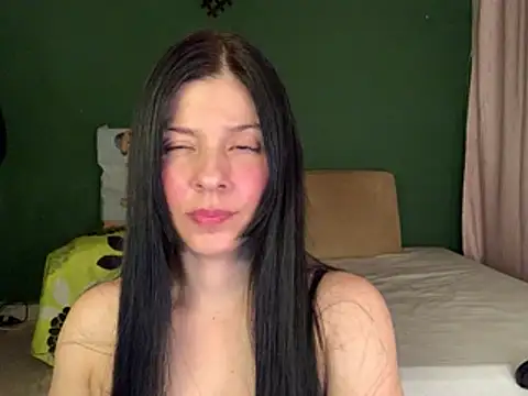 Estefani 32 online show from February 2026 12:31:01 AM