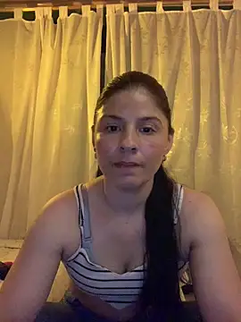 Estefani 32 online show from May 2026 01:47:02 AM