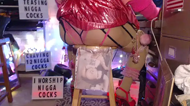 Snapshot of tgirljillforbbc chatting on March 2025 09:11:02 PM tgirljillforbbc online show from March 2025 09:11:02 PM