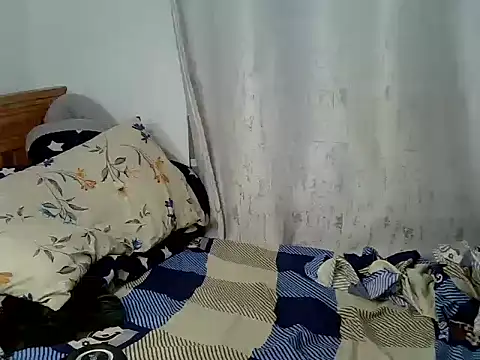 Snapshot of purplescarlet chatting on March 2026 05:38:01 PM purplescarlet online show from March 2026 05:38:01 PM