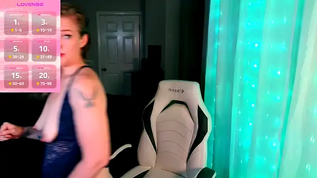 Snapshot of britteebee chatting on October 2025 07:21:01 AM britteebee online show from October 2025 07:21:01 AM