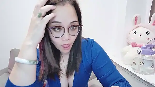 Snapshot of Giuliam chatting on February 2025 12:21:01 PM Giuliam online show from February 2025 12:21:01 PM