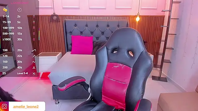 AMELIELEONE online show from October 2025 12:25:01 PM