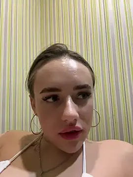 Snapshot of Lisaaan chatting on December 2024 09:36:02 PM Lisaaan online show from December 2024 09:36:02 PM